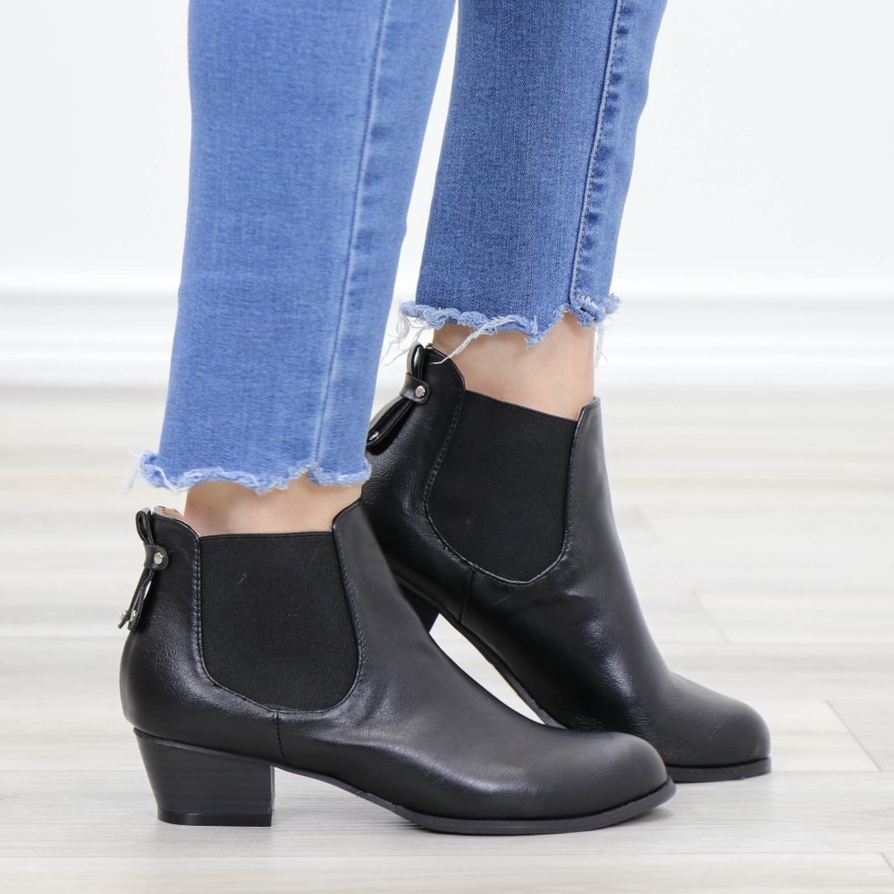 Black Faux Low Cut Leather Ankle Chelsea Boots - Picture 10 of 11